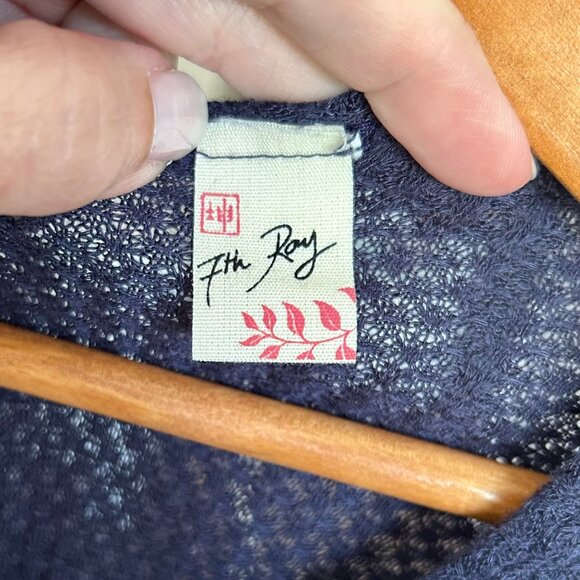 7th Ray Navy Waffle Top w/ Contrasting Pattern Sleeve and Open Twist Back Sz M-L - Picture 5 of 11